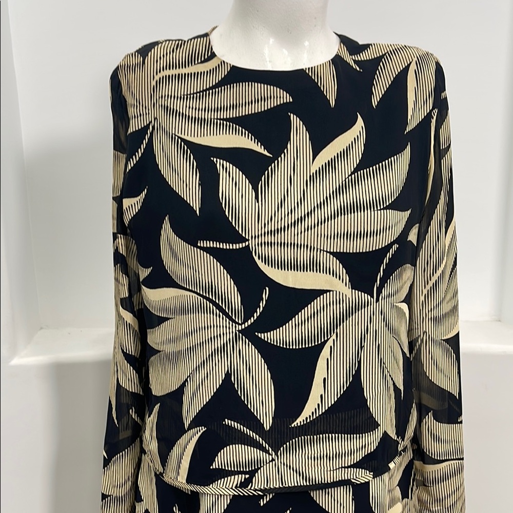 Women's Black and Beige Leaf Print Long Sleeve Dress - Picture 2 of 8